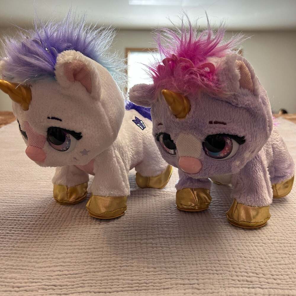 Present Pets interactive Unicorns Moonbeam and Twinkle Set